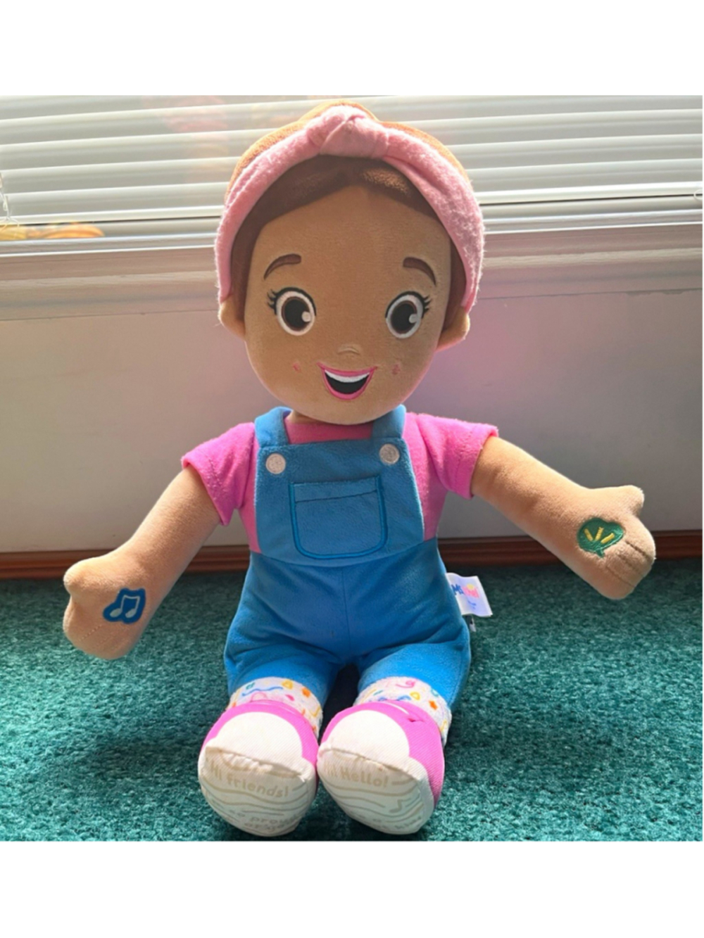 Ms. Rachel Speak & Sing Talking Doll Soft Body Plush Pink Shirt Blue Overalls